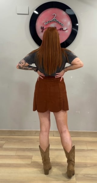 Camiseta negra con lazo animal print