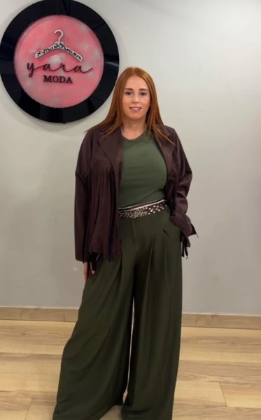 Chaqueta marrón chocolate efecto ante con flecos