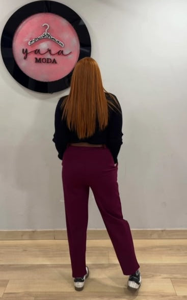 Pantalón elegante mujer color burdeos con pinza y corte recto