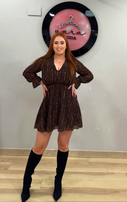 Vestido corto marrón efecto desgastado, escote pico, talla única XS a M/L.