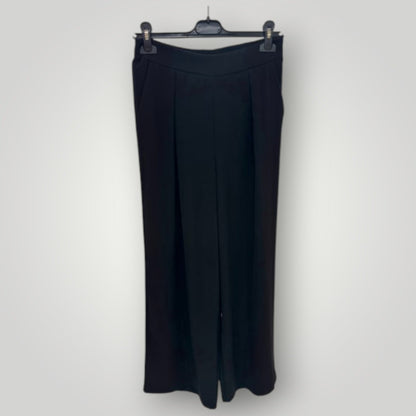 Pantalón negro ancho tipo traje