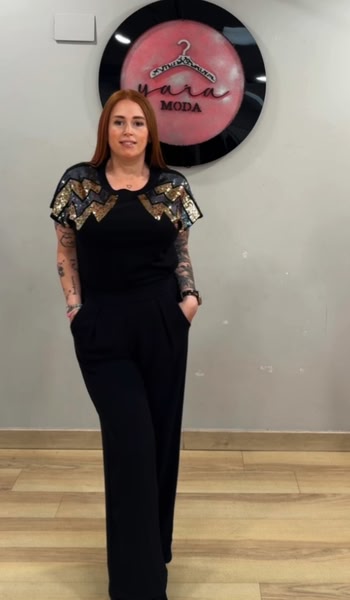 Pantalón negro ancho tipo traje