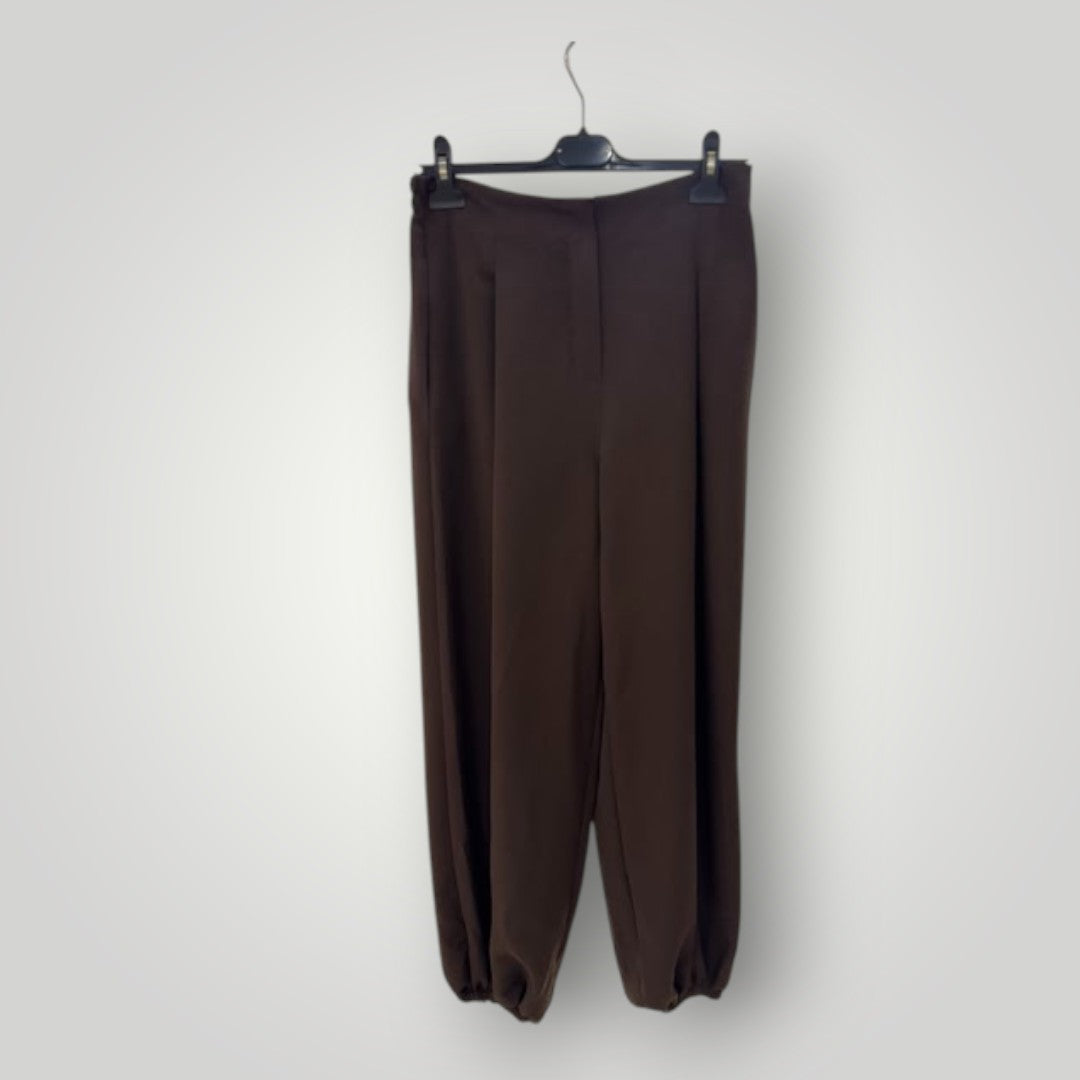 Traje marrón choco