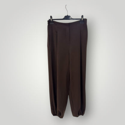 Traje marrón choco