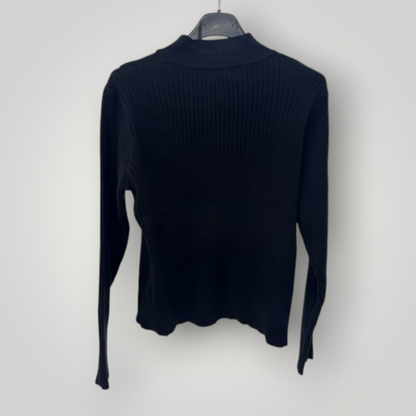 Jersey negro de punto fino ajustado mujer con detalles metálicos