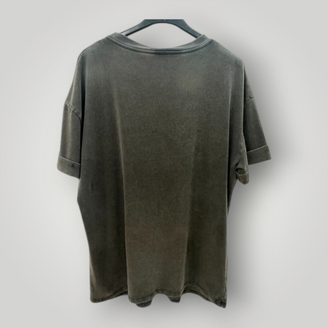 Camiseta negra con lazo animal print
