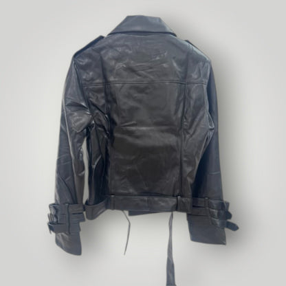 Chaqueta biker negra efecto cuero con cremalleras y cinturón