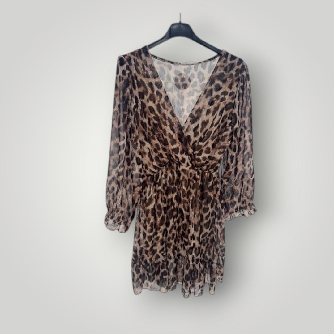 Vestido corto animal print con escote cruzado y volantes